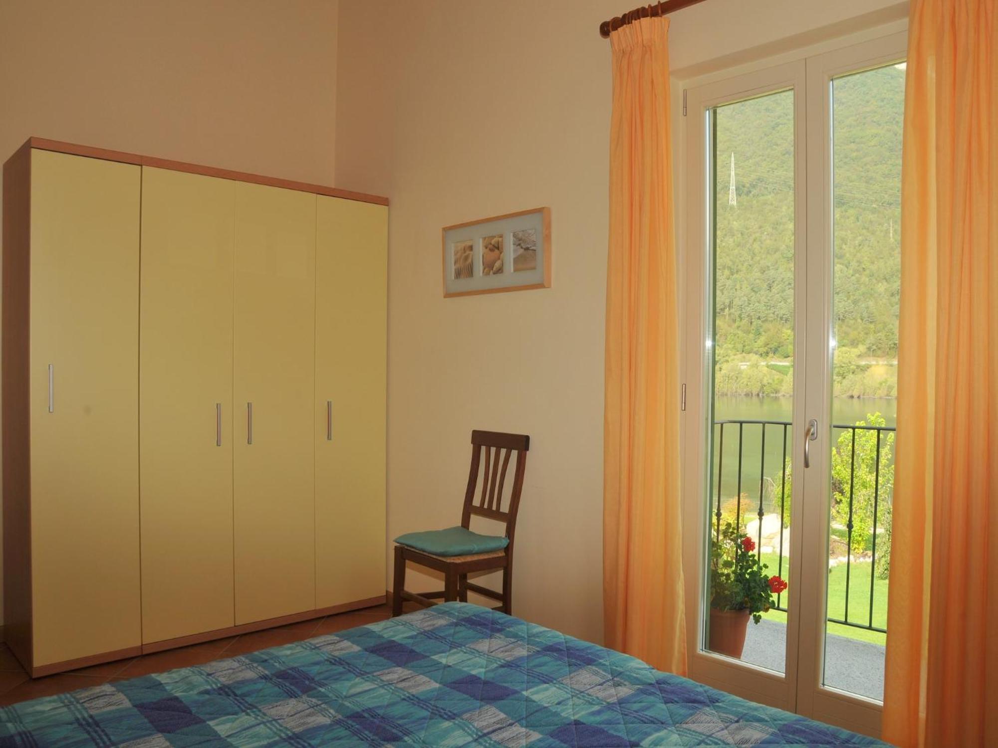 Spacious Apartment In Idro With Shared Pool Crone ภายนอก รูปภาพ