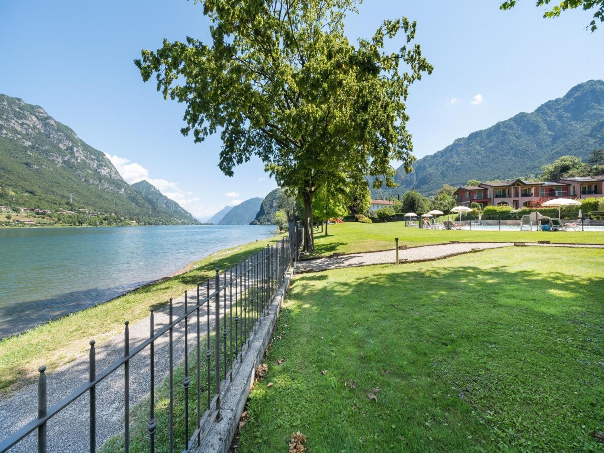 Spacious Apartment In Idro With Shared Pool Crone ภายนอก รูปภาพ